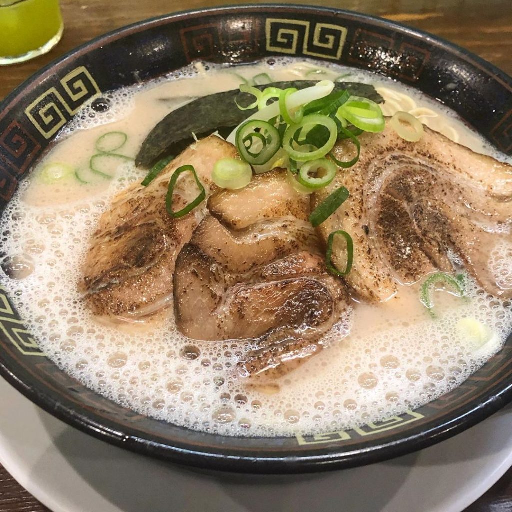 大砲ラーメン本店の炙りチャーシューメン